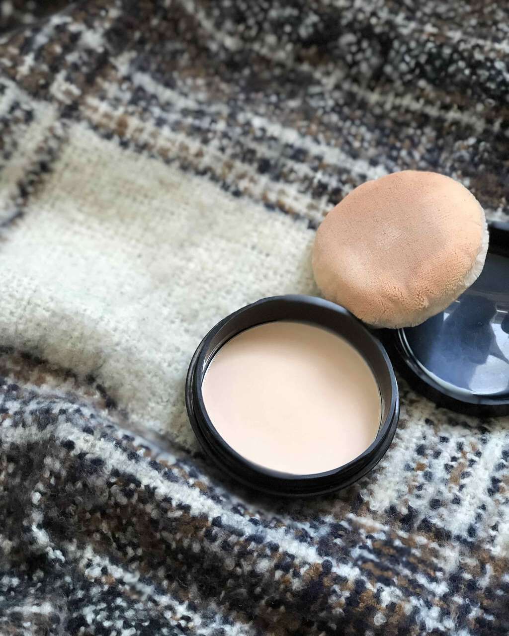 フェイクスキンパフファンデ/KATE/パウダーファンデーションを使ったクチコミ（2枚目）