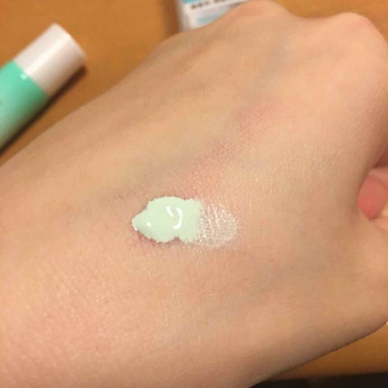 CEZANNE 赤み補正コンシーラーのクチコミ「🌸 セザンヌ 赤身補正コンシーラー
🌿 ずっと気になっていた赤み補正の
グリーンのコントロー.....」(3枚目)