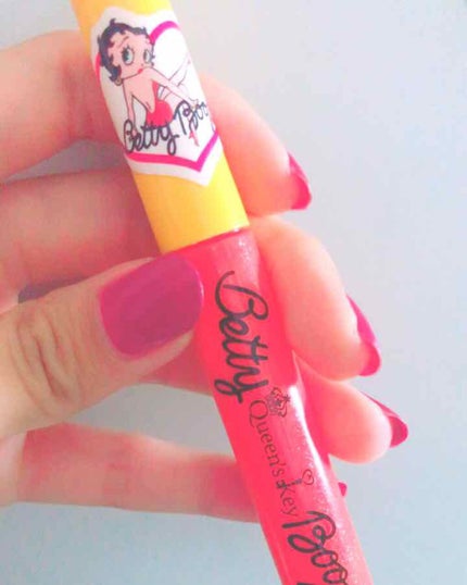 クリスタルグロス/Queen's Key(クイーンズキー)/リップグロスを使ったクチコミ(1枚目)