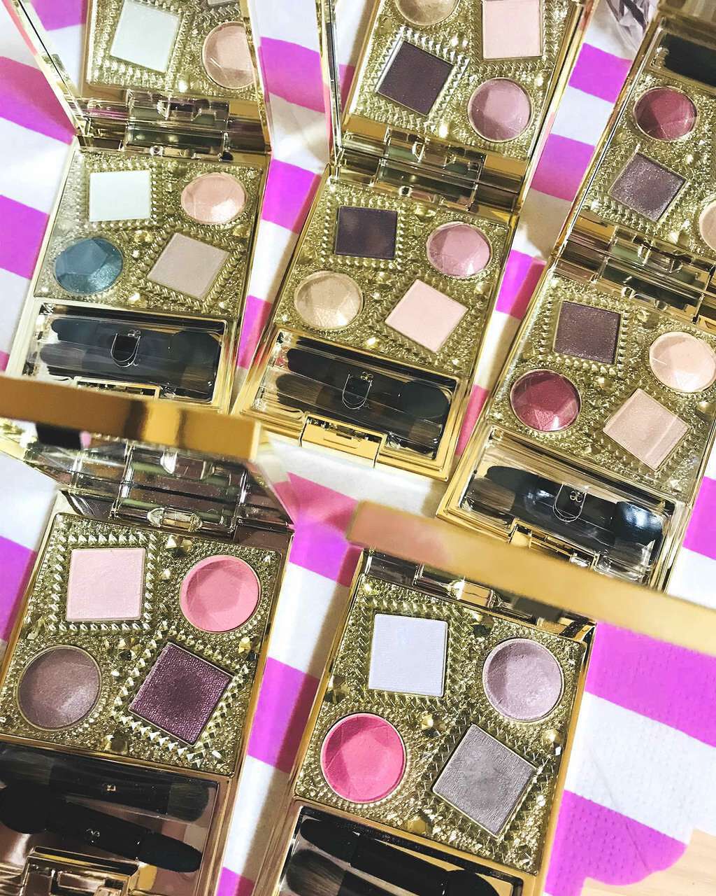 エレガンス ヌーヴェル アイズ/Elégance/アイシャドウパレットを使ったクチコミ(3枚目)