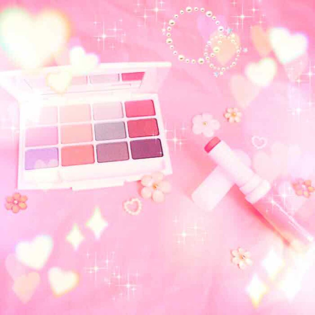 Seriaのアイシャドウパレットと、キャンドゥのカラーリップクリームです！

Seria アイシャドウパレット
100円なのに12色も入っていたので思わずかって来ました(*Ü*) 色々なメイクに使えてとても使いやすいです。捨て色が泣くってど