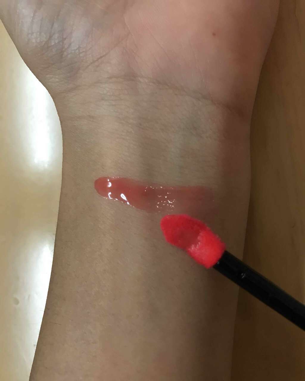 ユイルカレス/ロレアル パリ/リップグロスを使ったクチコミ(2枚目)