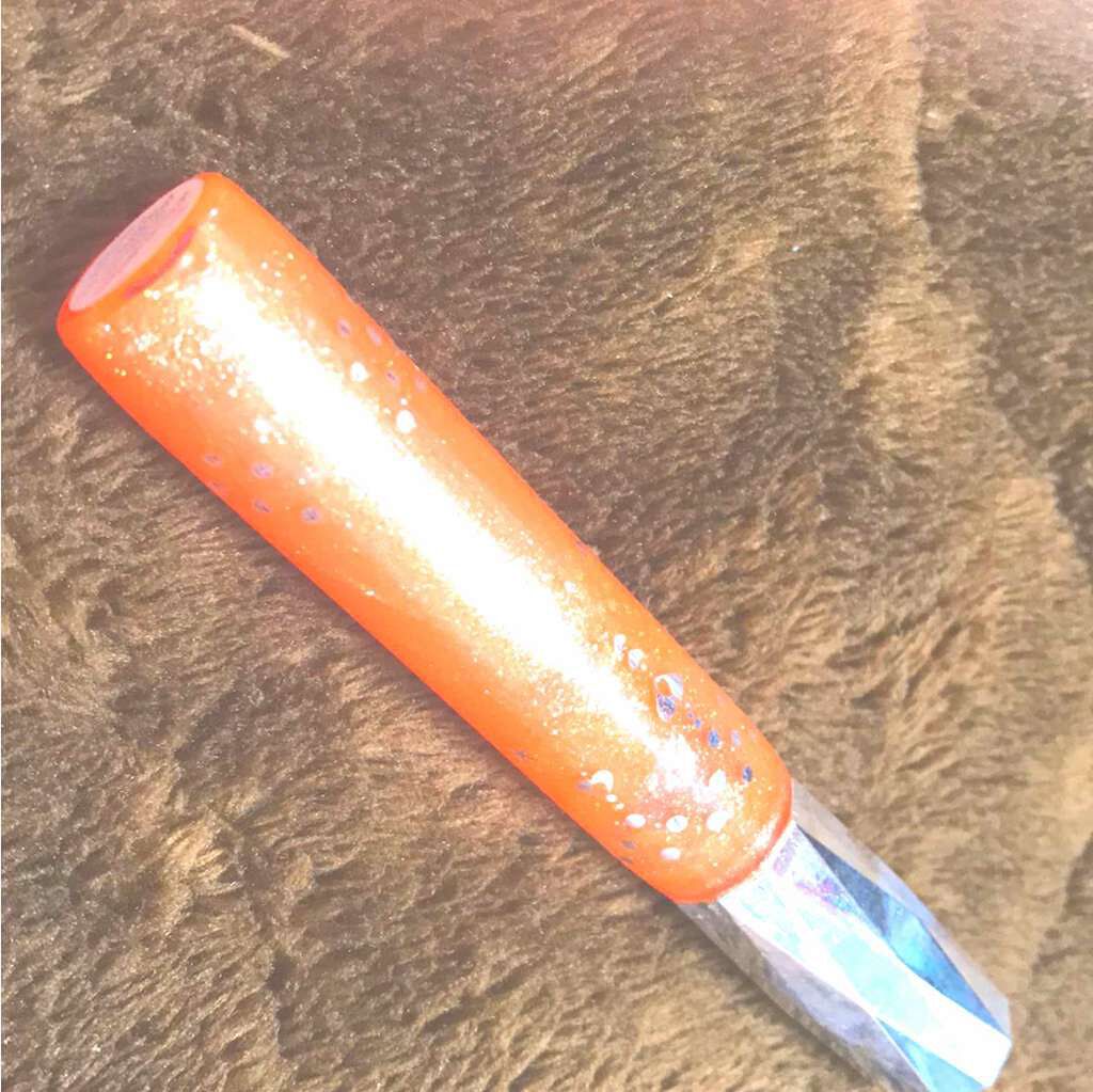 DAISO うるうるリップグロスのクチコミ「ザ、ダイソーの、うるうるリップグロスです！カラーはクリアオレンジ。
♥見た目がジルっぽくかわい.....」（1枚目）