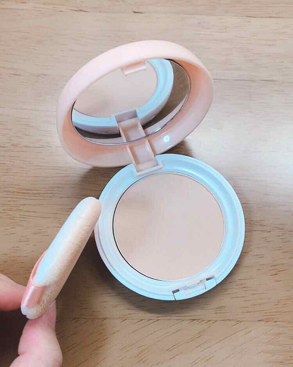 BBミネラルパウダー エンリッチ/毛穴パテ職人/プレストパウダーを使ったクチコミ(2枚目)