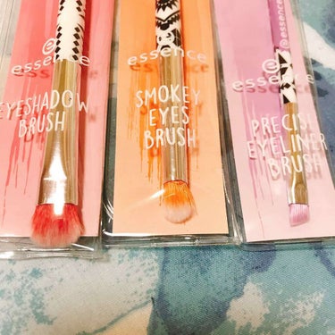 essence Ultra Last Instant Colour Lipstickのクチコミ「💓購入品💓

#essence
ブラシ3点

ロングラスティングリップスティック 04

たま.....」（2枚目）