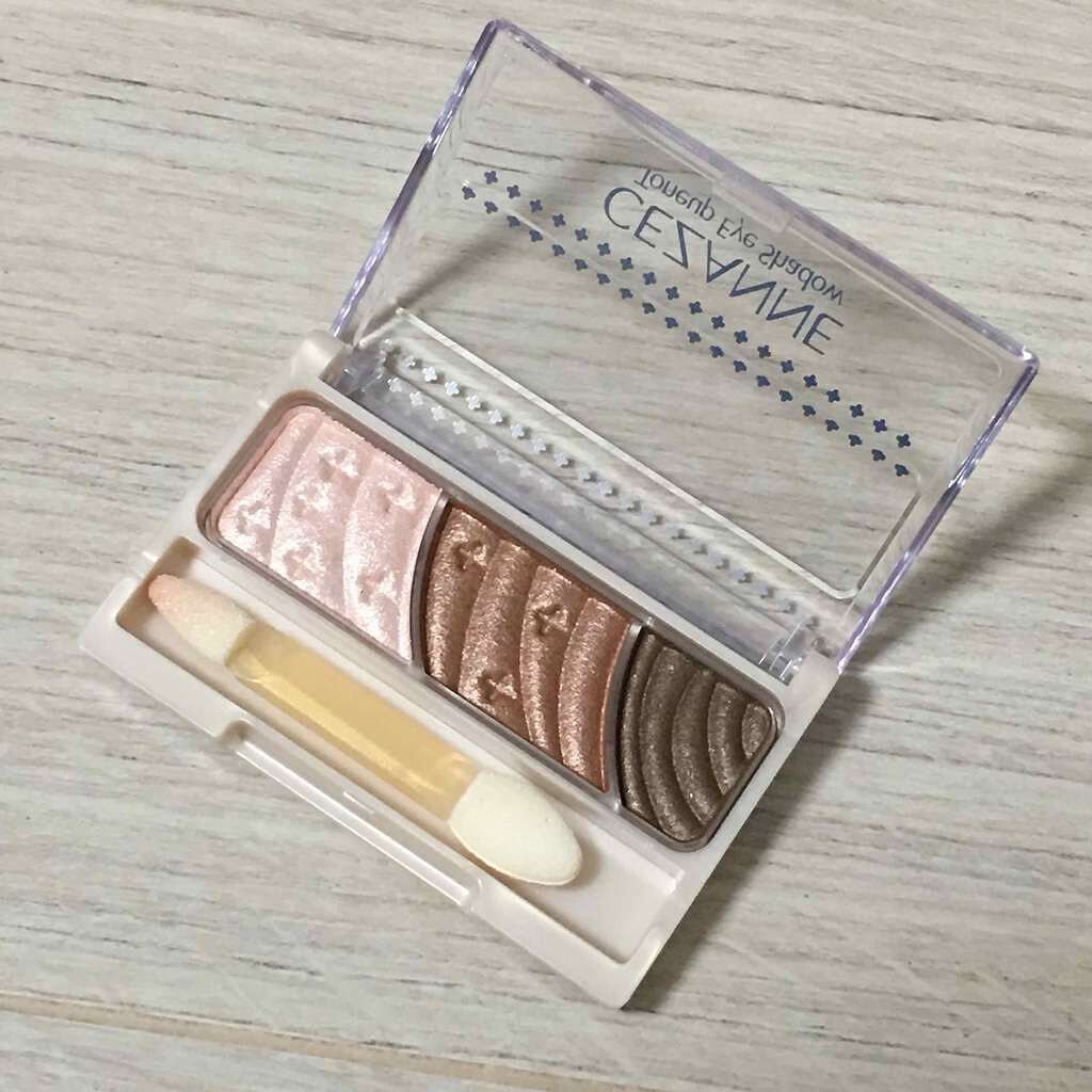 トーンアップアイシャドウ 04 ピンクブラウン/CEZANNE/アイシャドウパレットを使ったクチコミ（2枚目）