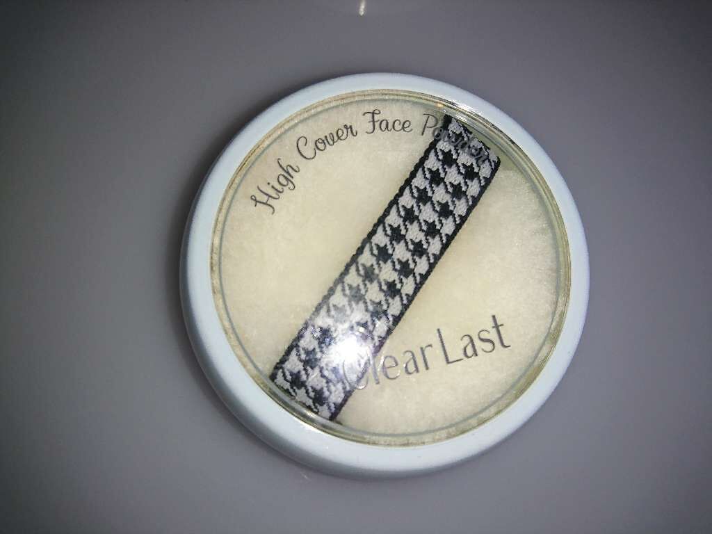 フェイスパウダー ハイカバー <キラ肌オークル>/クリアラスト/プレストパウダーを使ったクチコミ(1枚目)