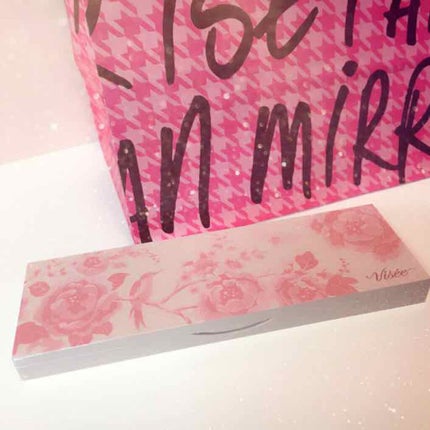 グラマラスヌード アイパレット (クリスマスコフレ 2017)/Visée/メイクアップキットを使ったクチコミ(1枚目)