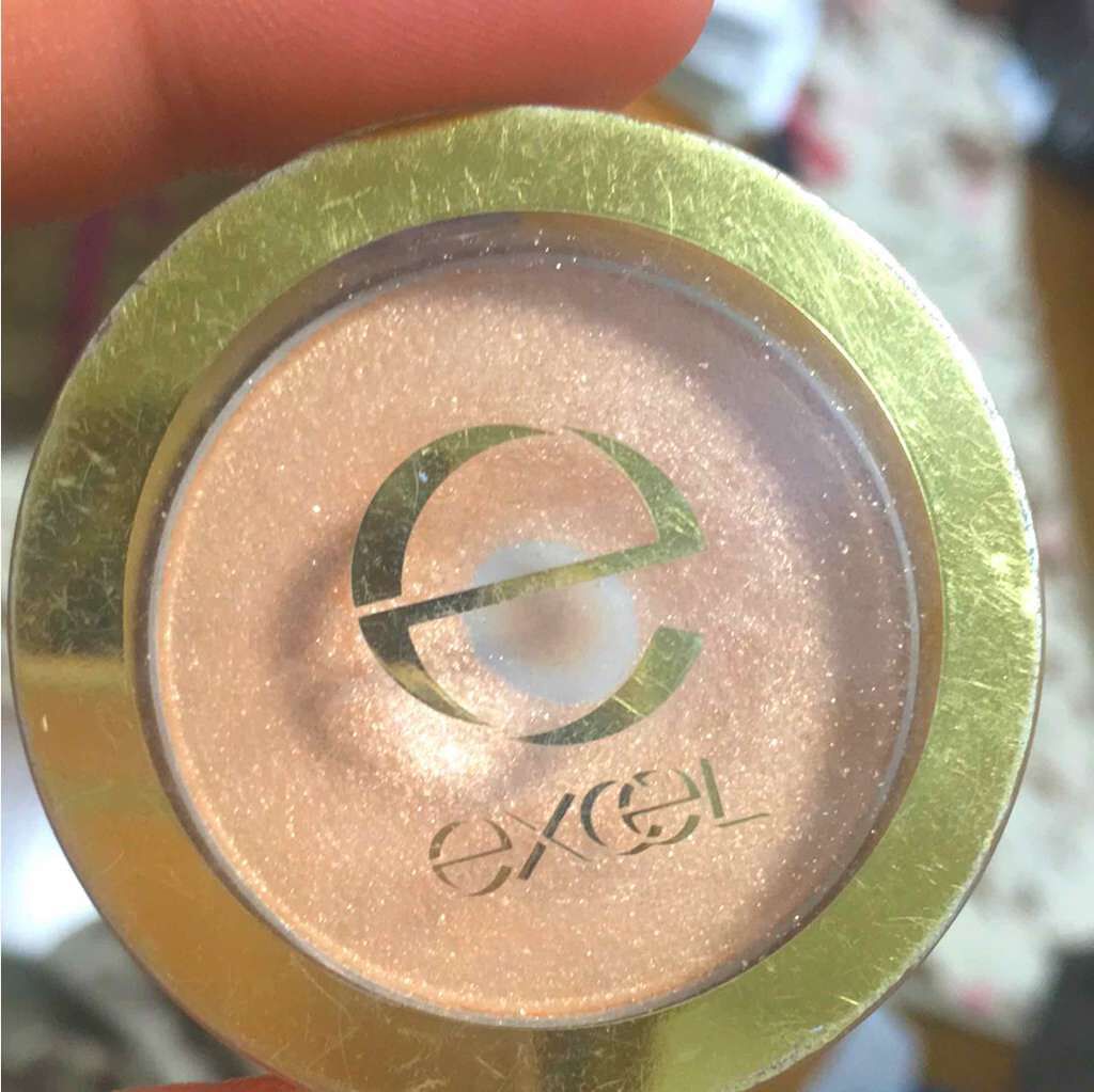 シャイニーシャドウ N/excel/単色アイシャドウを使ったクチコミ(1枚目)