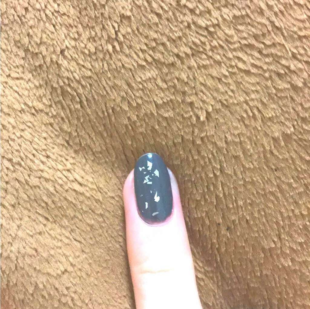 ネイルホリック パーティーフレーク/ネイルホリック/マニキュアを使ったクチコミ(2枚目)