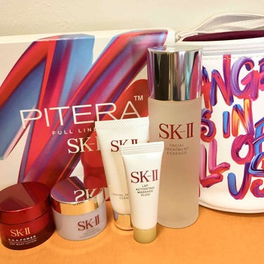 コフレがお得なので買ってみました
初SK-IIです。

憧れのSK-II
テクスチャーはシャバシャバしてて保湿しなそうかな〜と思いましたが乾燥しないし毛穴もなくなり、ファンデ要らないくらいの卵肌になりま