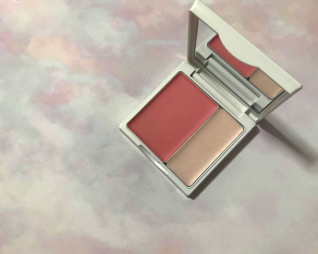 DECORTÉ  AQ MW メイクアップコフレ IV (クリスマスコフレ2015)のクチコミ「チークの入れ方
チークは頰の外側に入れるのも勿論良いけど、私は断然ハート型が好き！
目の下あた.....」（1枚目）