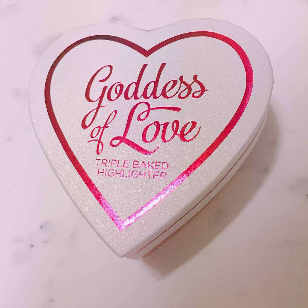 ハートハイライター ゴッデス オブ ラブ/MAKEUP REVOLUTION/パウダーハイライトを使ったクチコミ(2枚目)