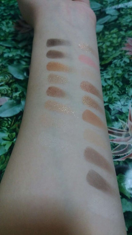 グラマラスヌード アイパレット (クリスマスコフレ 2017)/Visée/メイクアップキットを使ったクチコミ(2枚目)