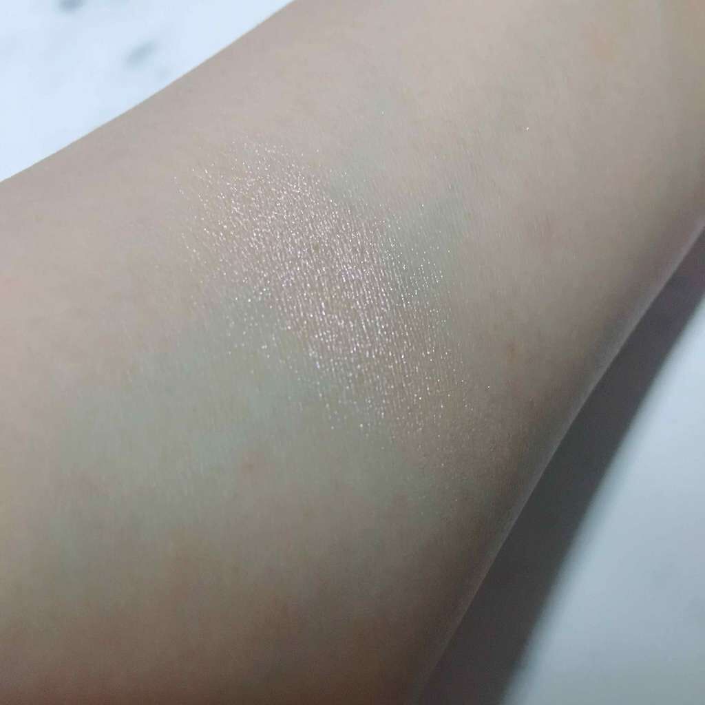 ハートハイライター ゴッデス オブ ラブ/MAKEUP REVOLUTION/パウダーハイライトを使ったクチコミ(3枚目)