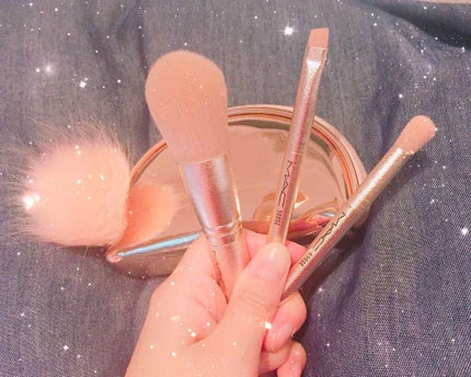 スノーボール ブラシキット ミニ 【ホリデーコレクション 2017】/M・A・C/メイクブラシを使ったクチコミ(1枚目)