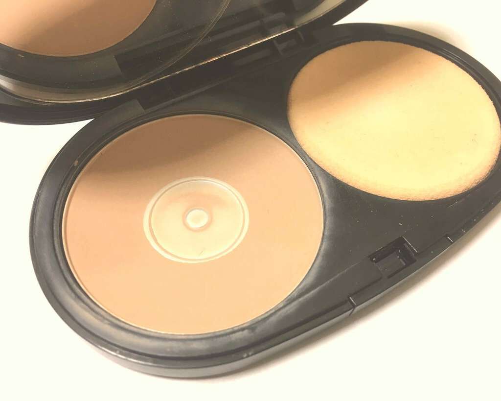 シルクウェットパウダー/セフィーヌ/パウダーファンデーションを使ったクチコミ（2枚目）