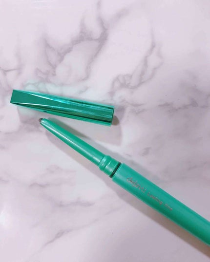 「密着アイライナー」クリームペンシル/デジャヴュ/ペンシルアイライナーを使ったクチコミ(1枚目)