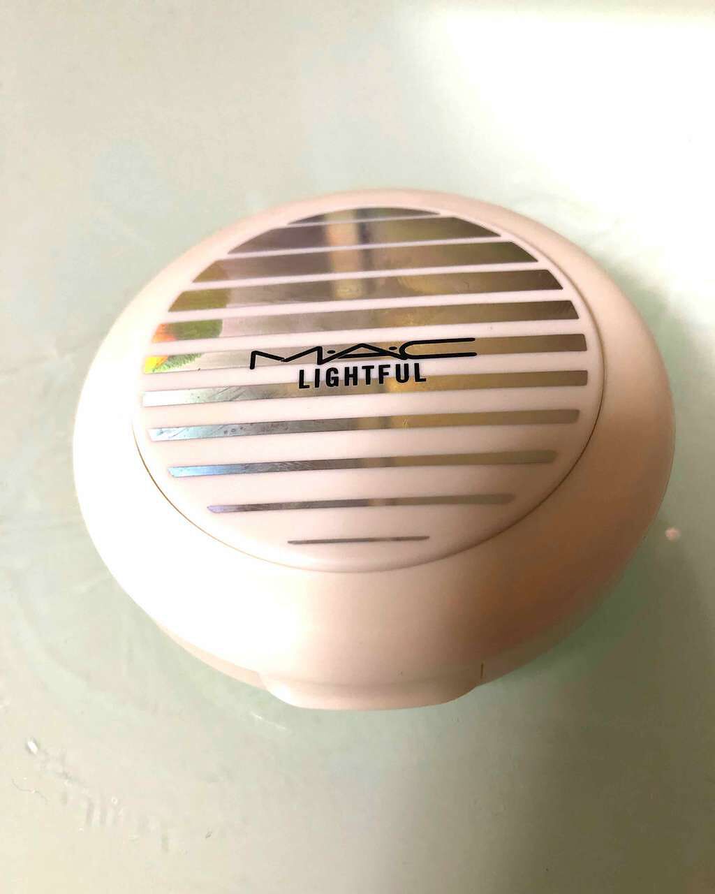 ライトフル C マリンブライト フォーミュラ SPF 25/PA+++ ファンデーション/M・A・C/パウダーファンデーションを使ったクチコミ(1枚目)