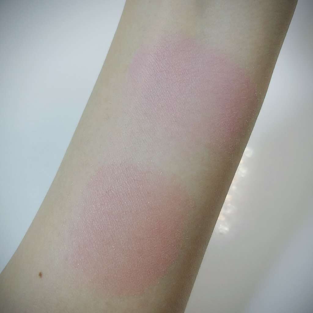 みなしゃん、 on LIPS 「innisfreeのチークです!少しラメが入ってるけどつけたと..」(3枚目)