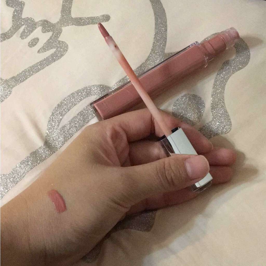 ウルトラ HD リップ ラッカー/REVLON/口紅を使ったクチコミ（3枚目）