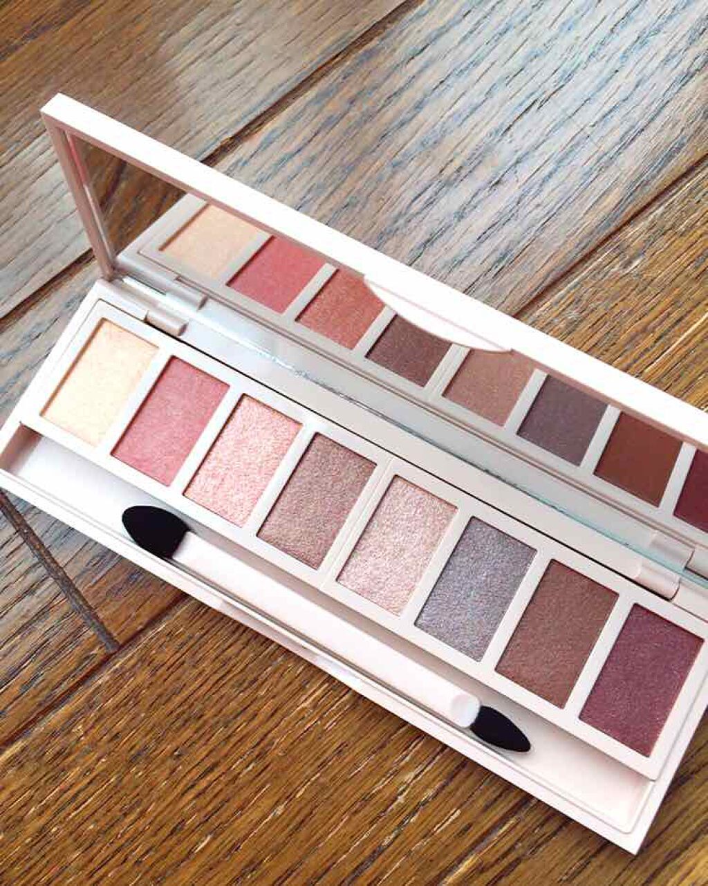 グラマラスヌード アイパレット (クリスマスコフレ 2017)/Visée/メイクアップキットを使ったクチコミ(2枚目)