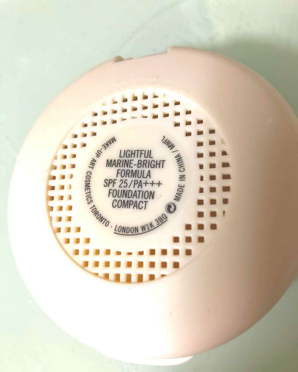 ライトフル C マリンブライト フォーミュラ SPF 25/PA+++ ファンデーション/M・A・C/パウダーファンデーションを使ったクチコミ（3枚目）
