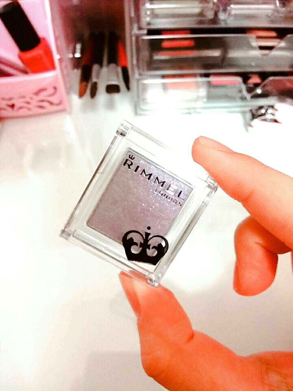 プリズム パウダーアイカラー/リンメル ロンドン/単色アイシャドウを使ったクチコミ(1枚目)