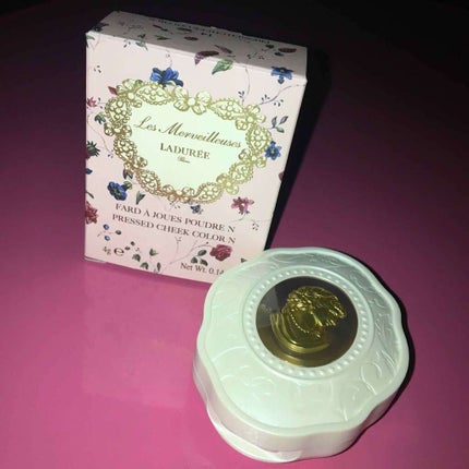 レ・メルヴェイユーズ ラデュレ プレスト チークカラー Nのクチコミ「ラデュレのチーク!
売っているとこに見に行って買ったわけじゃないので、思ってたより色が濃かった.....」(2枚目)