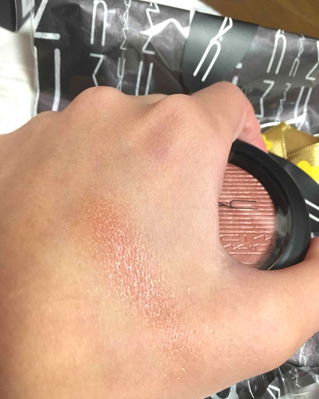 エクストラ ディメンション ブラッシュ/M・A・C/パウダーチークを使ったクチコミ（2枚目）