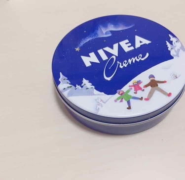 NIVEA スキンケアクリーム

持ってる方も多いと思いますが、すごいおすすめ💕この季節の必需品です🐰
手が乾燥したときとってもお世話になってます！

