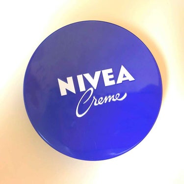 □ニベアクリーム / NIVEA

〇保湿力が最高です！

〇顔・体に使用出来るのでとても重宝しています( ^^ )

〇私は特に、冬場の乾燥が辛いので、お風呂上がりに必ず塗っています。
しっとりと保湿