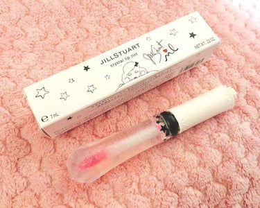 ジルスチュアート限定のリップティント👄💕
クリアタイプとキラキラの大きい方と
2種類ある中で
キラキラの入った方にしました❤️✨
つけ心地もべたべたしないですし
ラメも唇に乗せて嫌な感じはないです😊
の