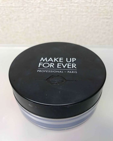 MAKE UP FOREVER   ウルトラHDルースパウダー

パウダーの細かさがさすが！！
つけたところがほんとにスベスベ♡
触りたくなる！
ファンデの持ちが良くなった気がする◎
ちょっと高いけど買