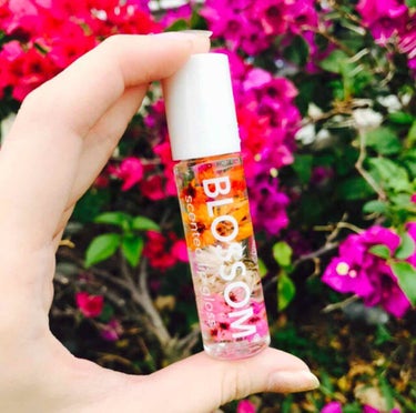 ✨ BLOSSOM Scented Lip Gloss ✨
ブロッソム・センテッドリップグロス



今回紹介したいのは、こちらのアメリカ製のリップグロスです！☺️💖



このリップグロスは色んな香り