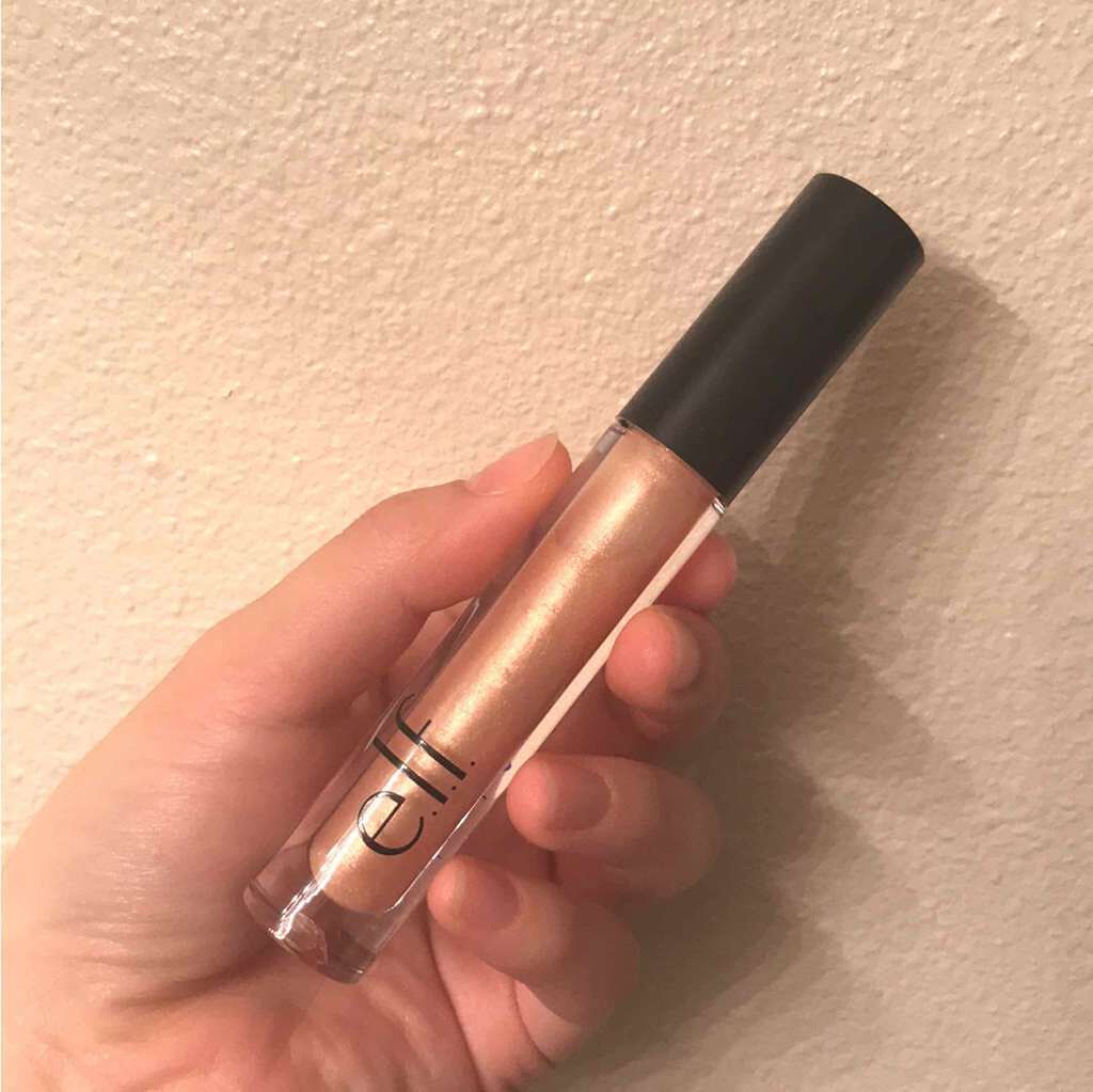 MZK on LIPS 「ChampagneGlamというカラーです:)細かいラメがたく..」(1枚目)