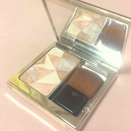 クレ・ド・ポー ボーテ レオスールデクラ/クレ・ド・ポー ボーテ/パウダーハイライトを使ったクチコミ(1枚目)