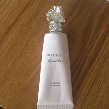 クリスタルブルーム パフュームド ハンドクリーム/JILL STUART/ハンドクリームを使ったクチコミ(1枚目)