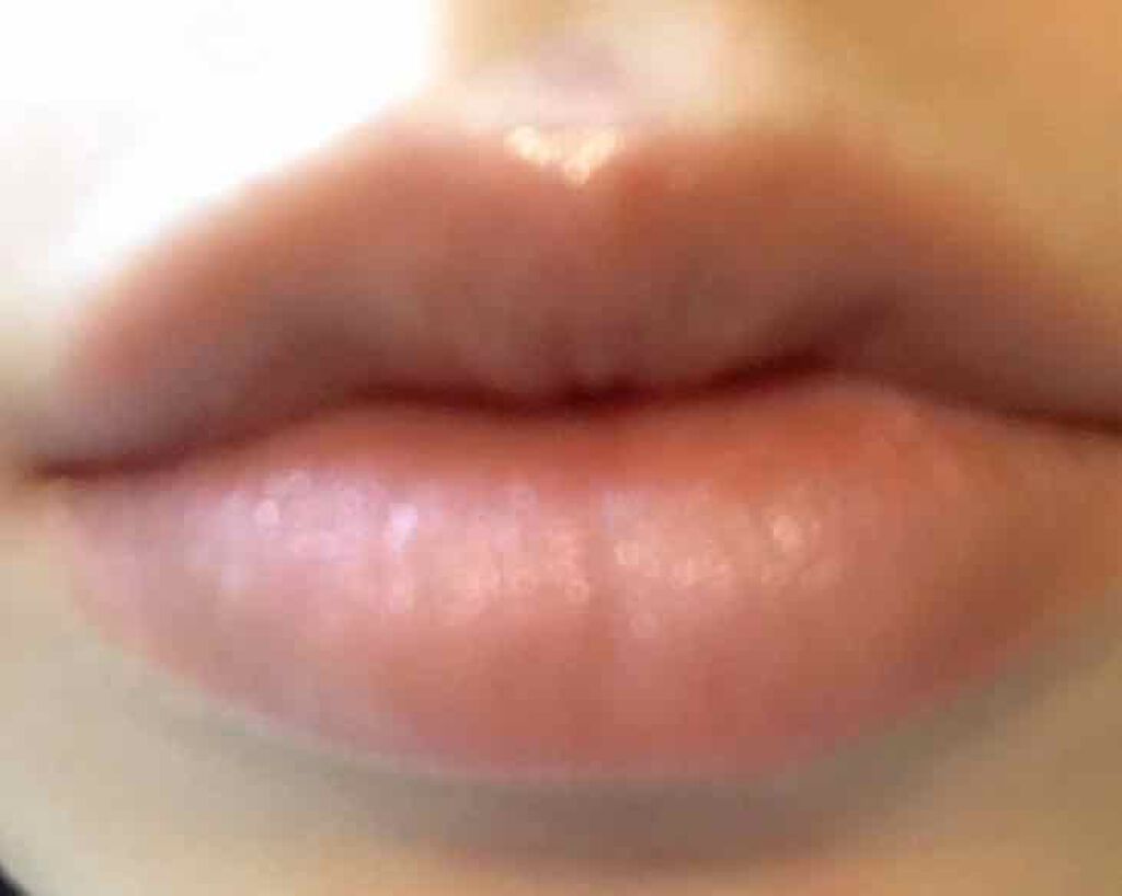 ニベア クリームケア リップバーム はちみつの香り/ニベア/リップケアを使ったクチコミ（2枚目）