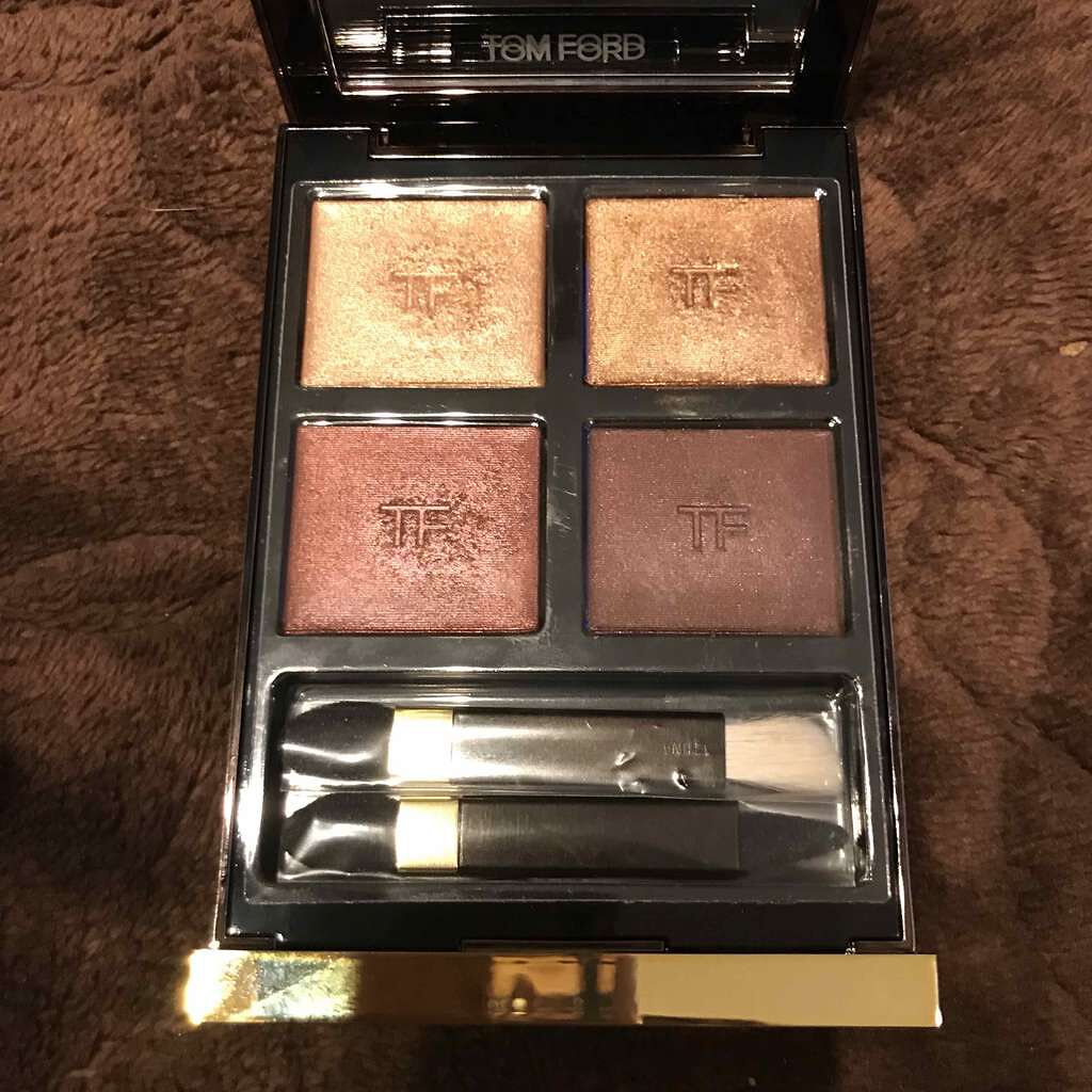 みなみ on LIPS 「トムフォード様💓こちらのアイシャドウ…品がすごいある!色の組み..」(1枚目)