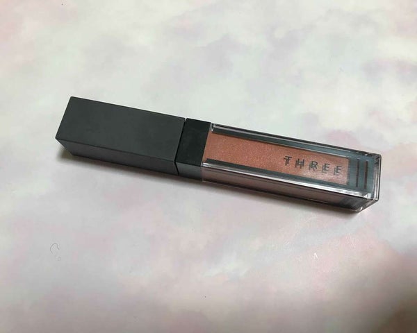 ウイスパーグロスフォーアイ/THREE/リキッドアイシャドウ by こまってぃ