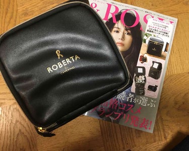 大人の品格美容マガジン
& ROSY １月号
…の付録が豪華すぎ！！

美容家 石井美保さん監修
ロベルタ ディ カメリーノ
ドレッサーボックス！！

コスメはもちろん、スキンケアボトルを立てたまま入れ