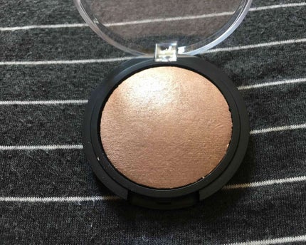 ベイクドハイライター/e.l.f. Cosmetics/パウダーハイライトを使ったクチコミ(2枚目)