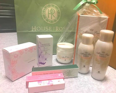 ハウス オブ ローゼ ロゼジュール トリートメントオイルグロスのクチコミ「
house of roseで一気買い💦

洗顔、化粧水、乳液、美容液、ニキビケア、リップ、リ.....」（1枚目）