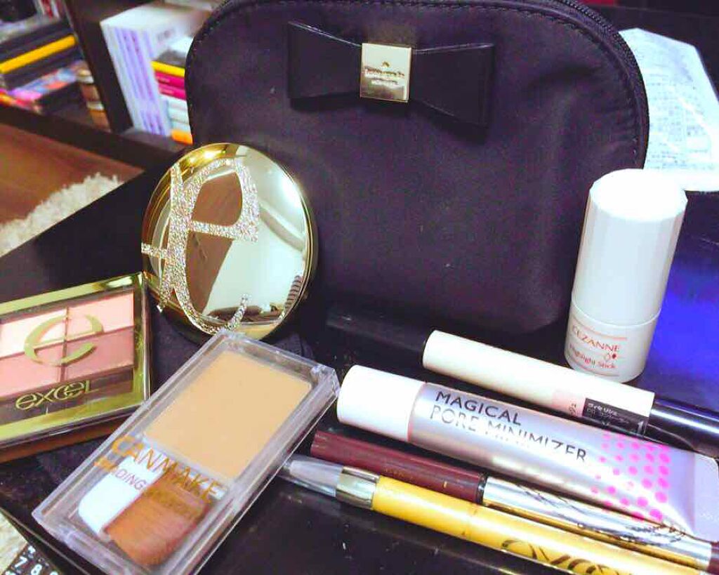 ぴゃん on LIPS 「ポーチの中身紹介!やってみたかっただけーヽ(・∀・)ノいえーい..」(1枚目)