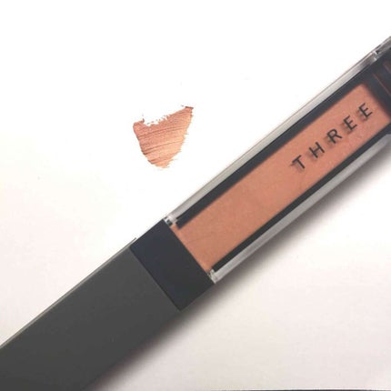 ウイスパーグロスフォーアイ/THREE/リキッドアイシャドウを使ったクチコミ(2枚目)