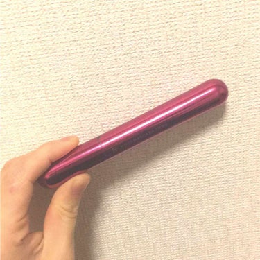 よく伸びるし、ダマにもなりにくく、綺麗なセパレートになれます。
お湯落ちなのが本当に助かります！！
大きめのブラシですが、下まつげにも
難なく使えます。

パッケージの色も可愛くてお気に入りです。

#