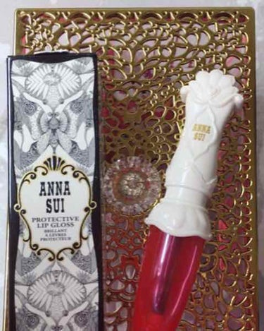 ANNA SUI プロテクティブ リップ グロスのクチコミ「ANNA SUIのPROTECTIVE LIP GLOSS 400でSPF20💄

色味は赤み.....」（1枚目）