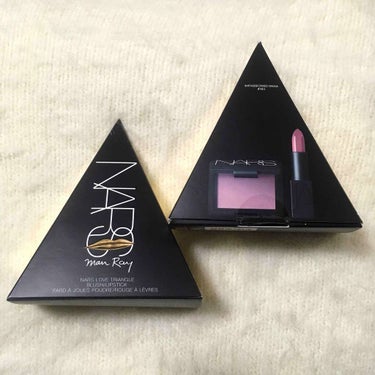 NARS ラブトライアングルのクチコミ「こちらはNARS ラブトライアングルです😘
1、3枚目の写真のピンクのカラーが8464 IMP.....」（1枚目）