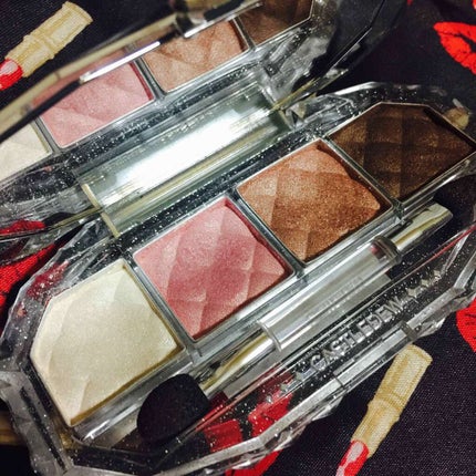 キャッスルドゥー カラー ショット アイズ 4カラー /VOV (韓国)/アイシャドウパレットを使ったクチコミ(2枚目)